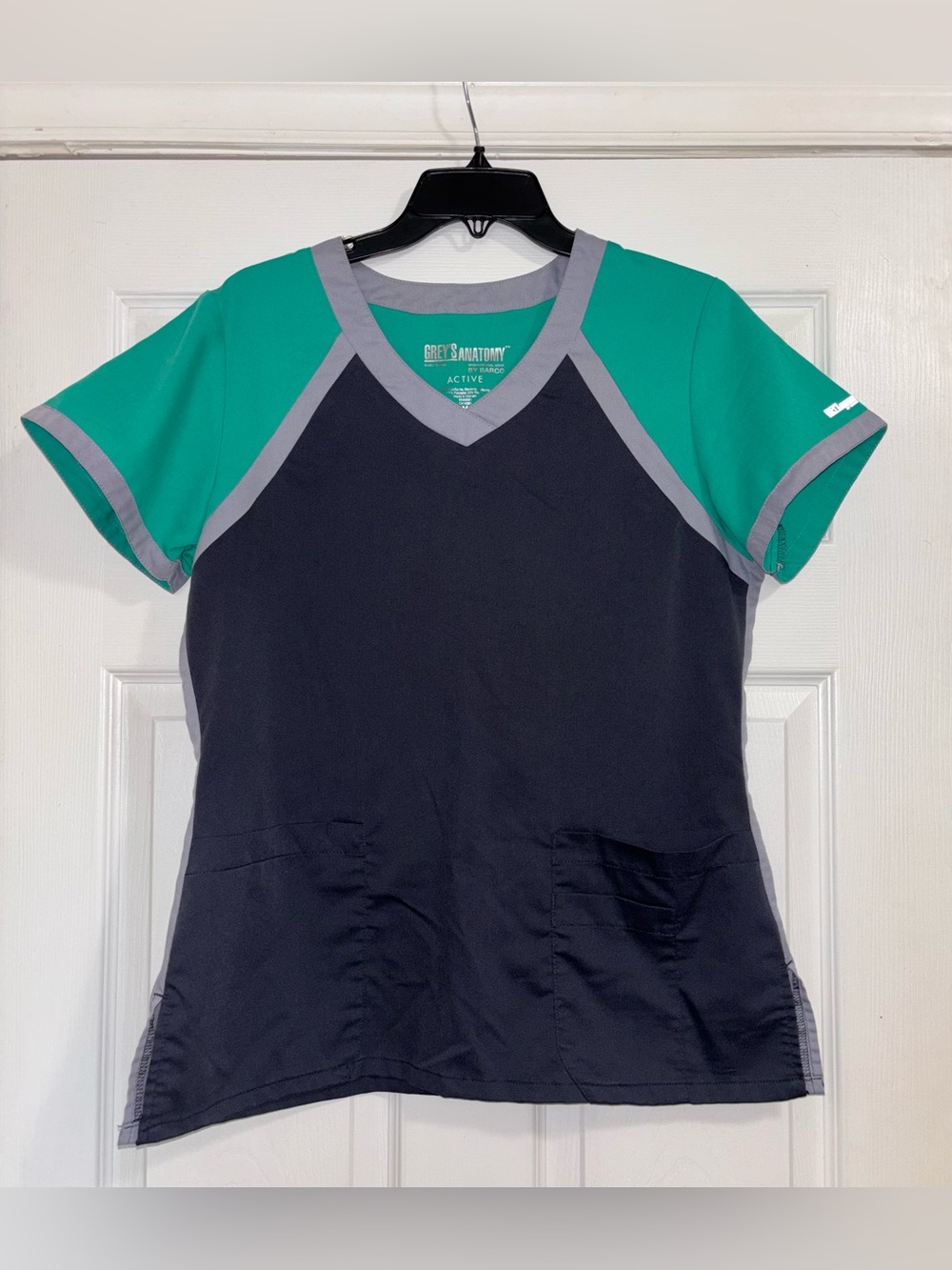 Grey’s Anatomy Active Scrub Top Size Medium